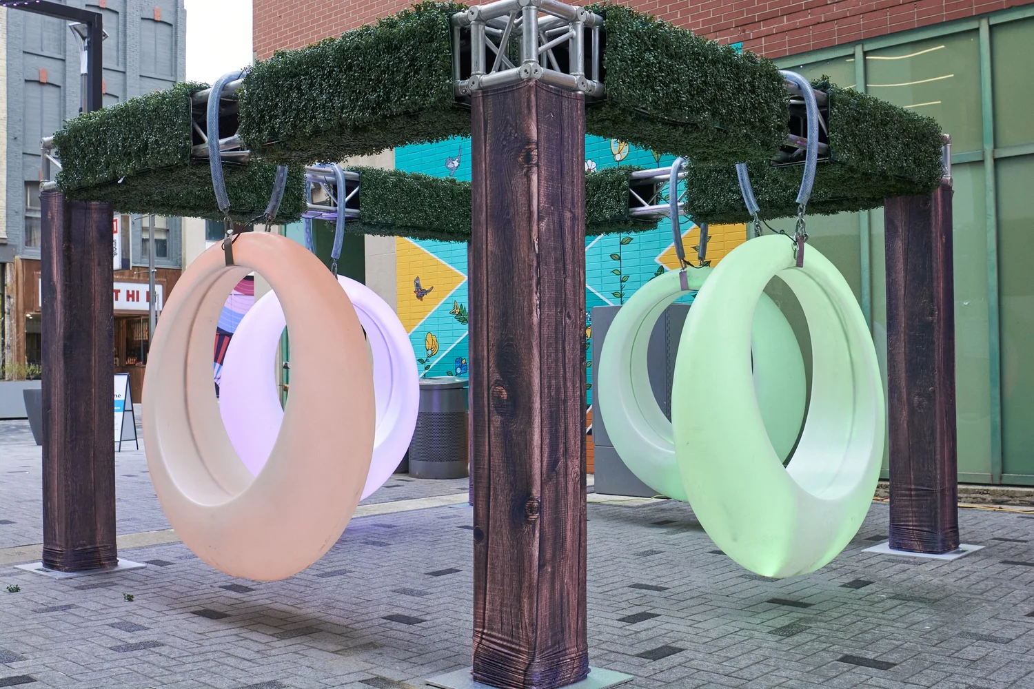 LED+Swings+-+With+Hedge+and+Tree+socks